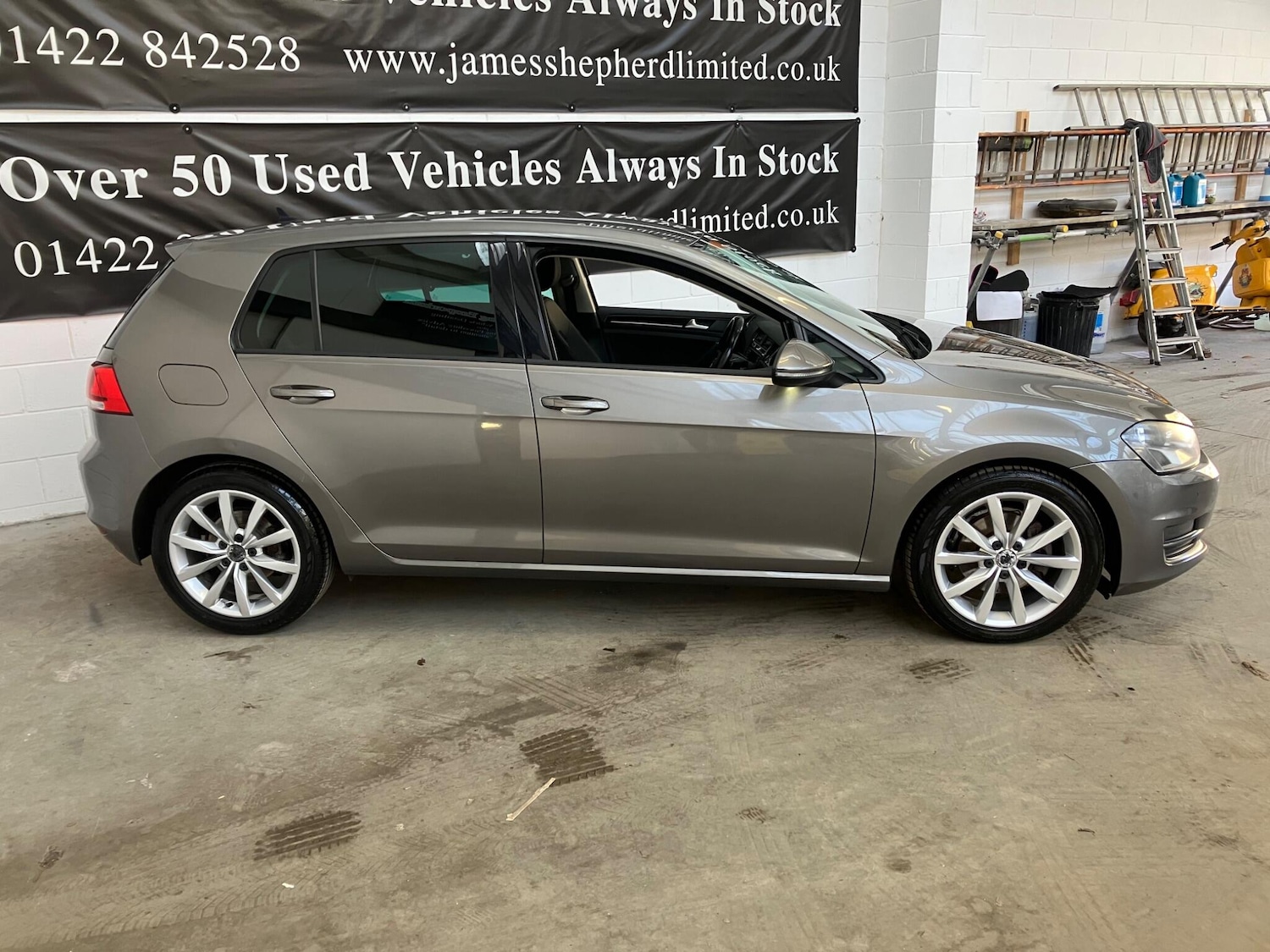 Used Volkswagen Golf 2013 for sale - 78170427: Photo 2