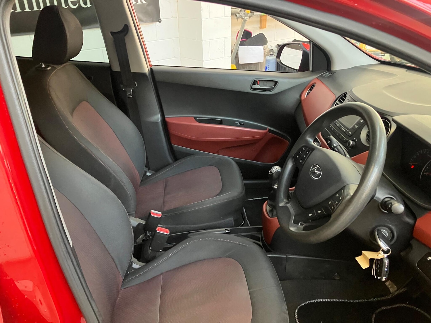 Used Hyundai i10 2017 for sale - 78204606: Photo 17