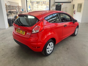 Used Ford Fiesta 2015 for sale - 79292078: Photo