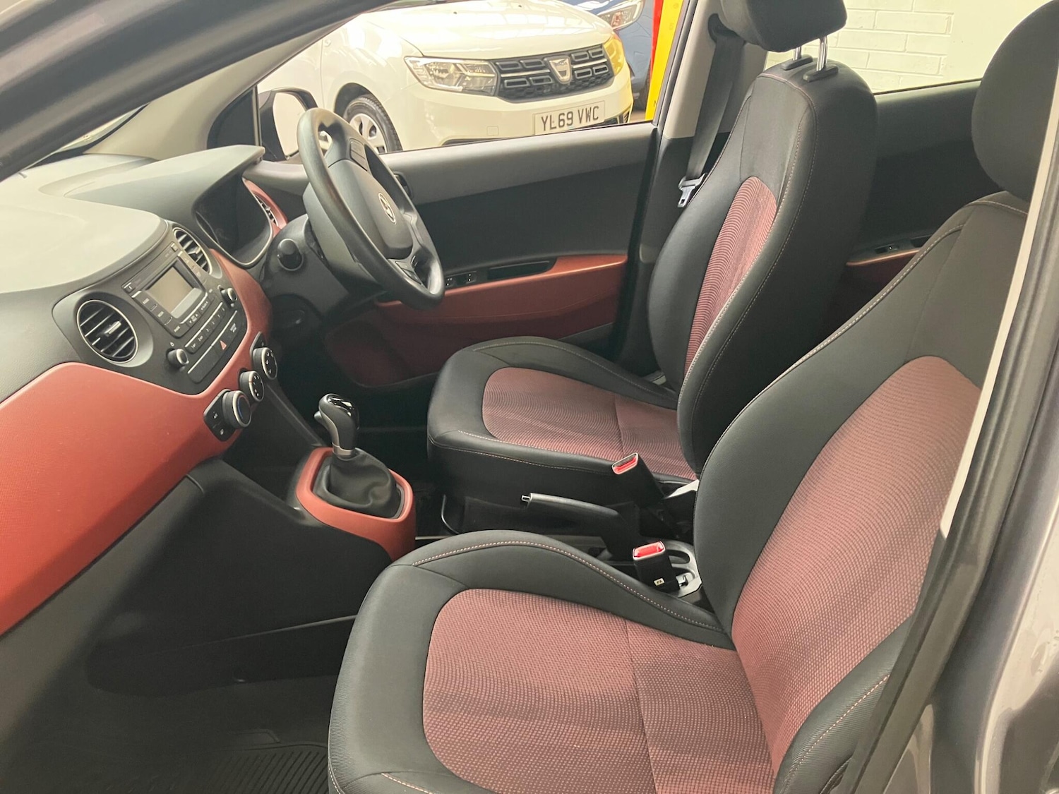 Used Hyundai i10 2018 for sale - 78127571: Photo 14