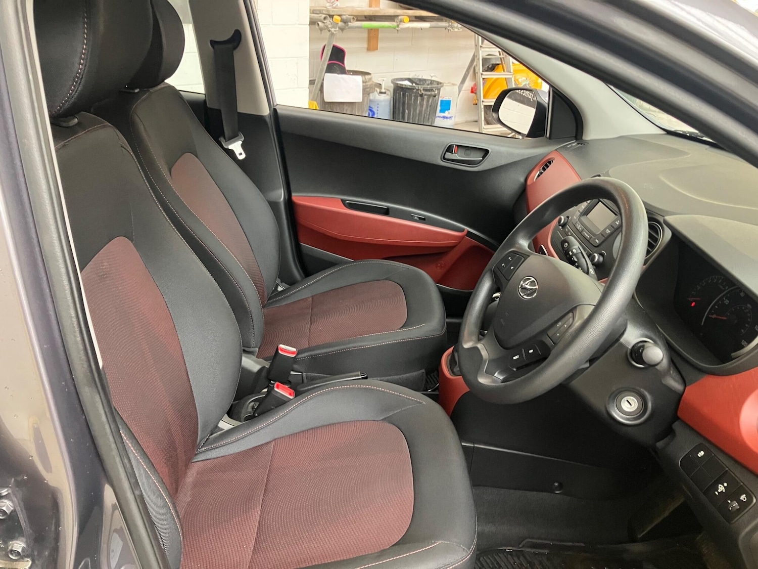 Used Hyundai i10 2018 for sale - 78127571: Photo 17