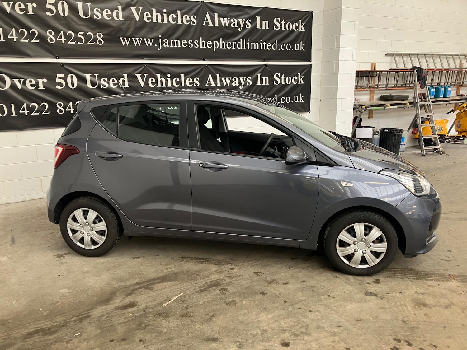 Used Hyundai i10 2018 for sale - 78127571: Photo 2