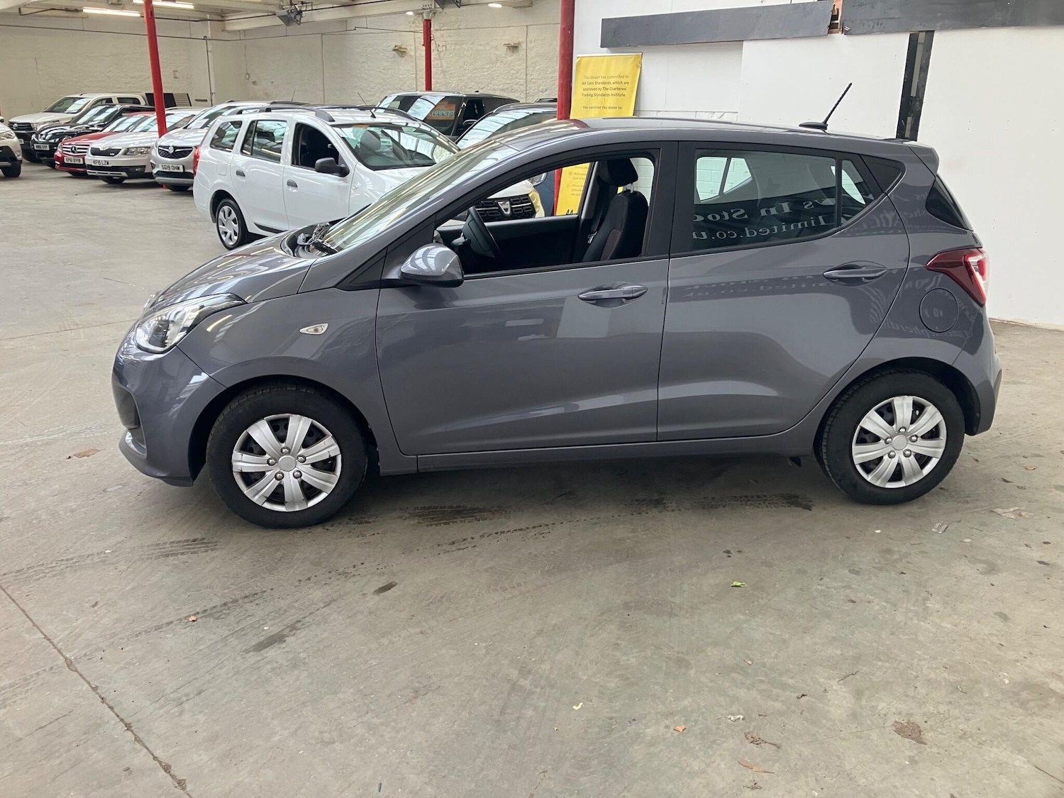 Used Hyundai i10 2018 for sale - 78127571: Photo 6