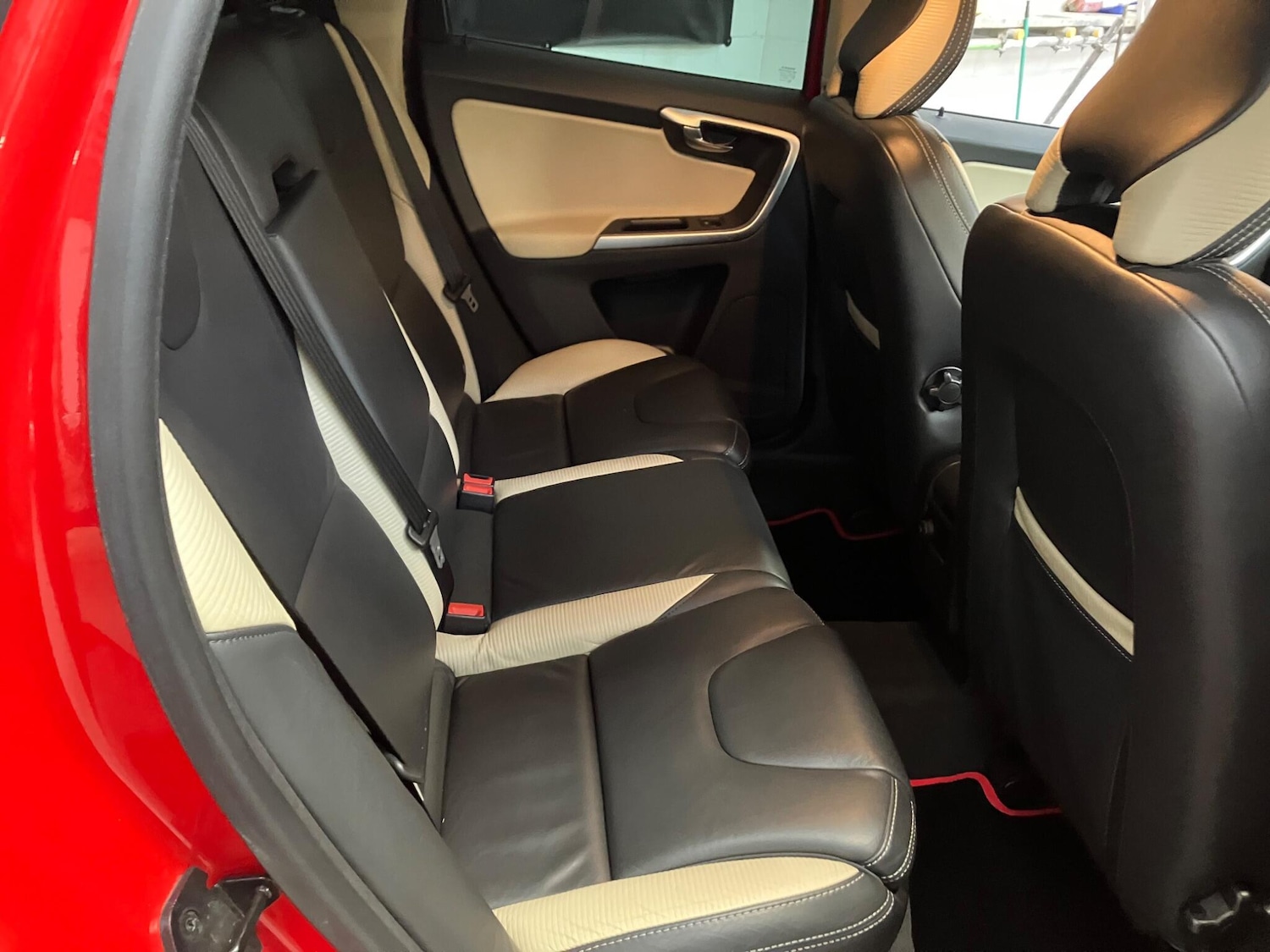 Used Volvo XC60 2011 for sale - 77304873: Photo 13