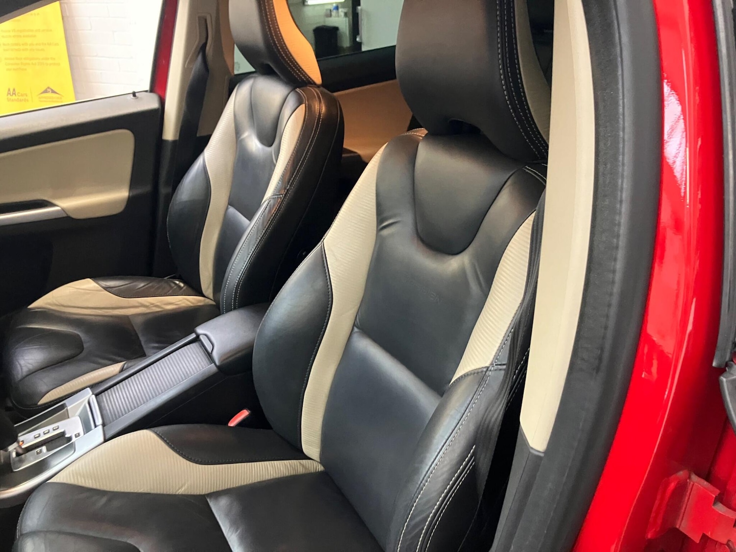 Used Volvo XC60 2011 for sale - 77304873: Photo 15