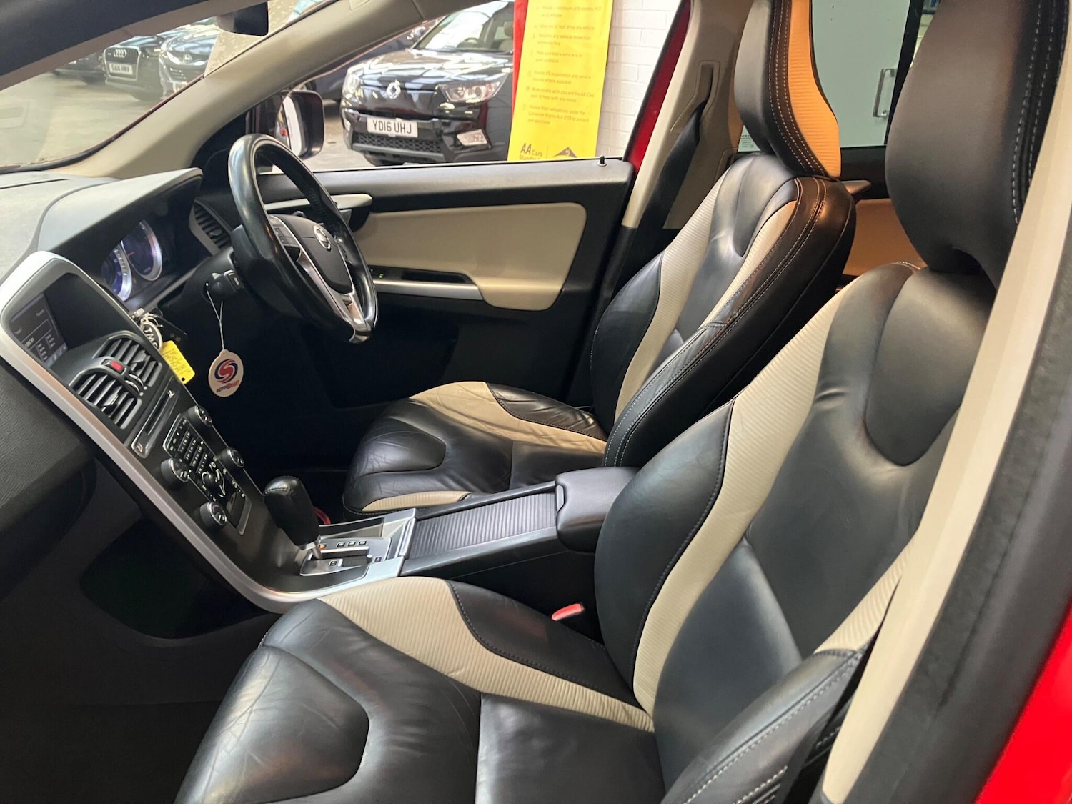 Used Volvo XC60 2011 for sale - 77304873: Photo 16