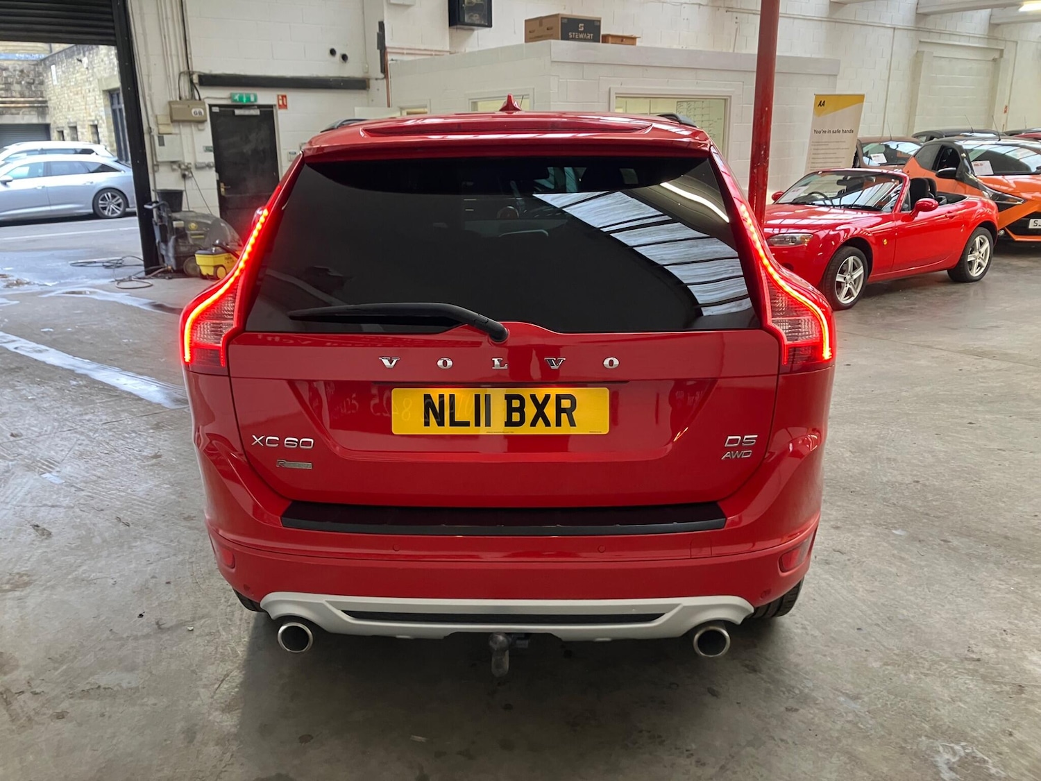 Used Volvo XC60 2011 for sale - 77304873: Photo 4