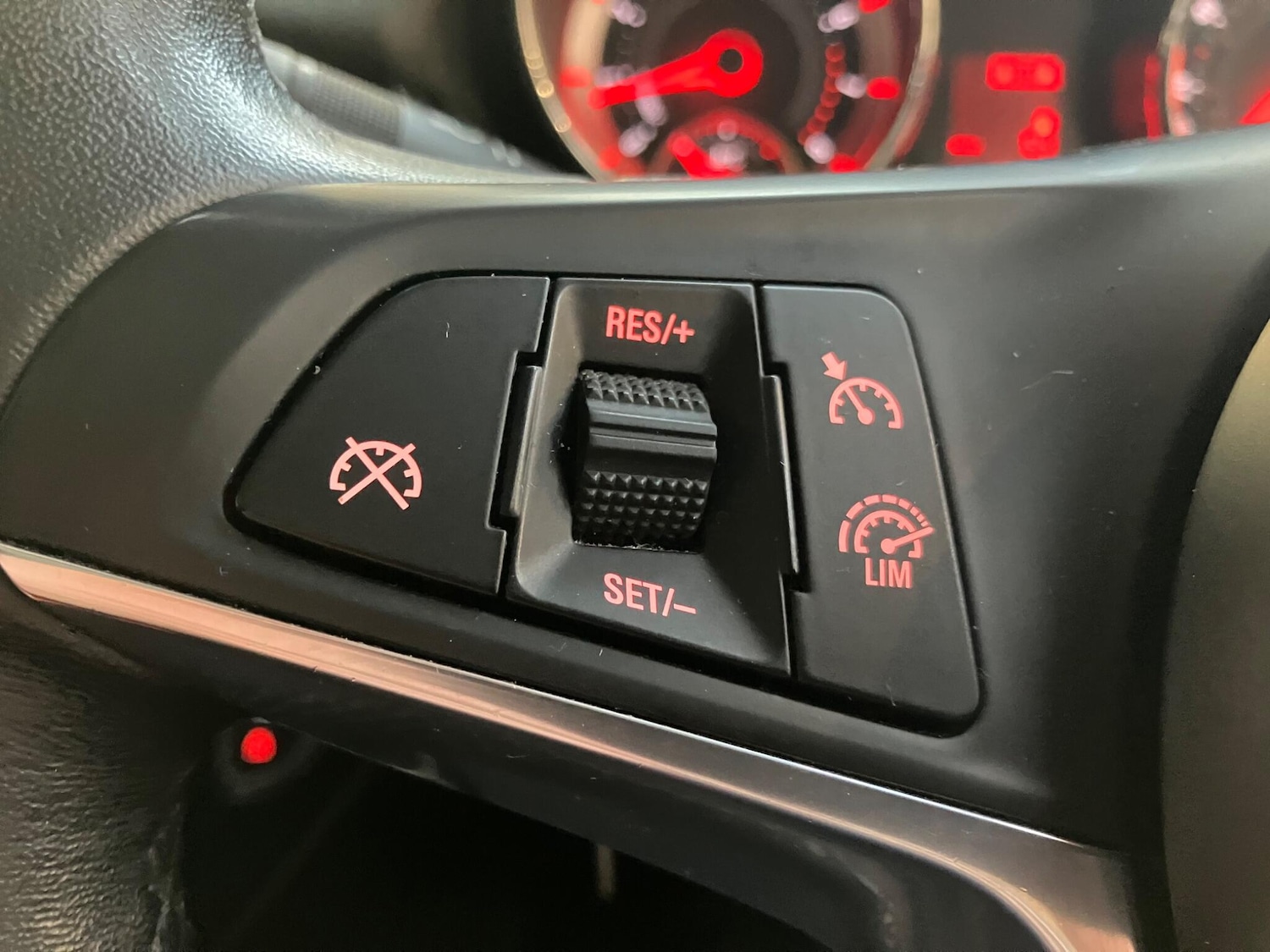 Used Vauxhall ADAM 2014 for sale - 77637825: Photo 21