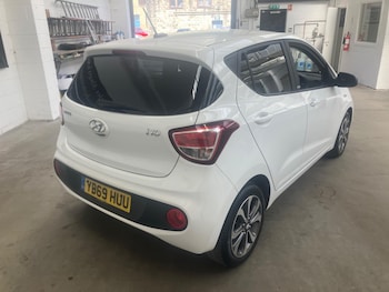Used Hyundai i10 2019 for sale - 78854500: Photo