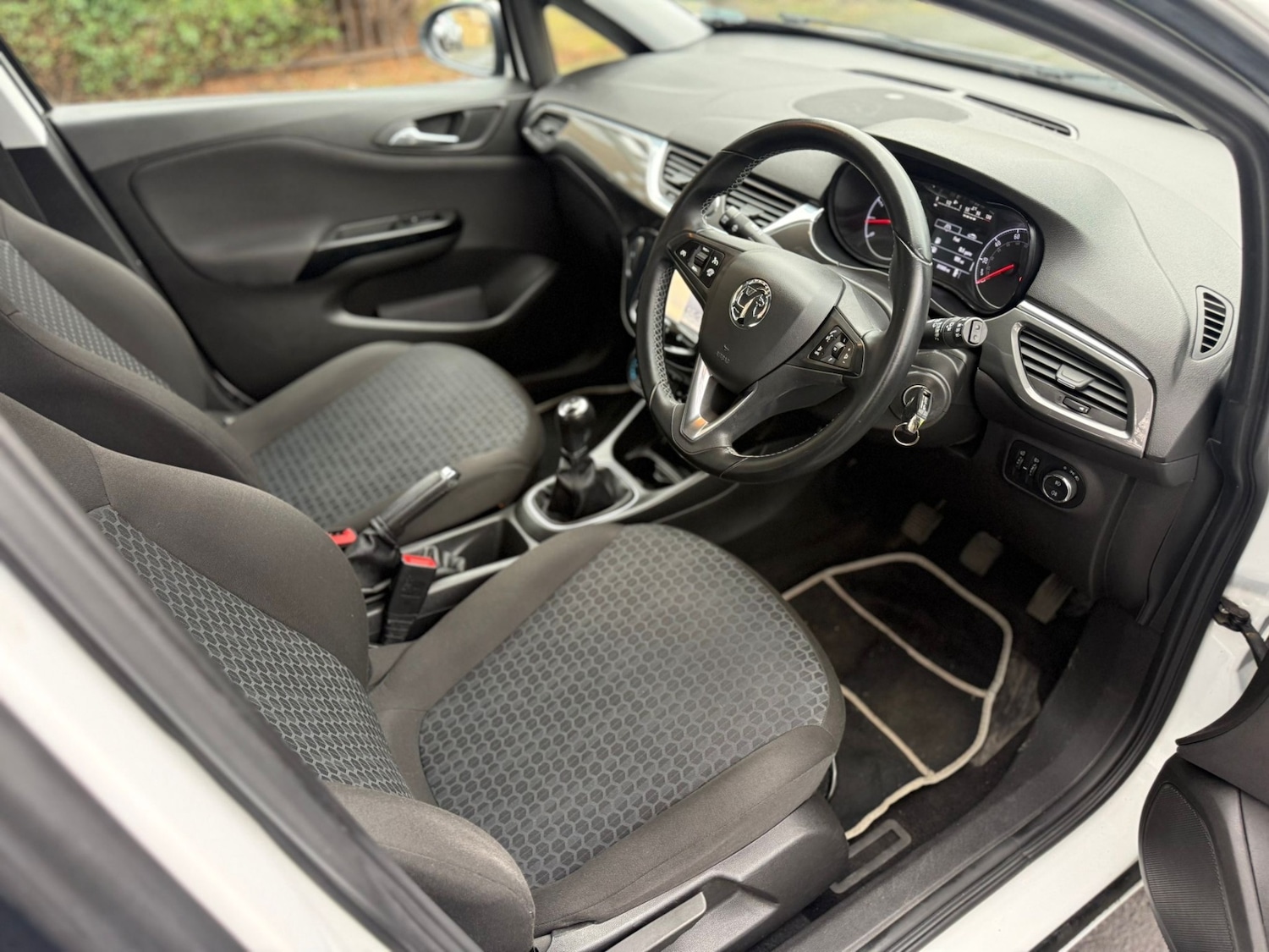 Used Vauxhall Corsa 2015 for sale - 77950553: Photo 5