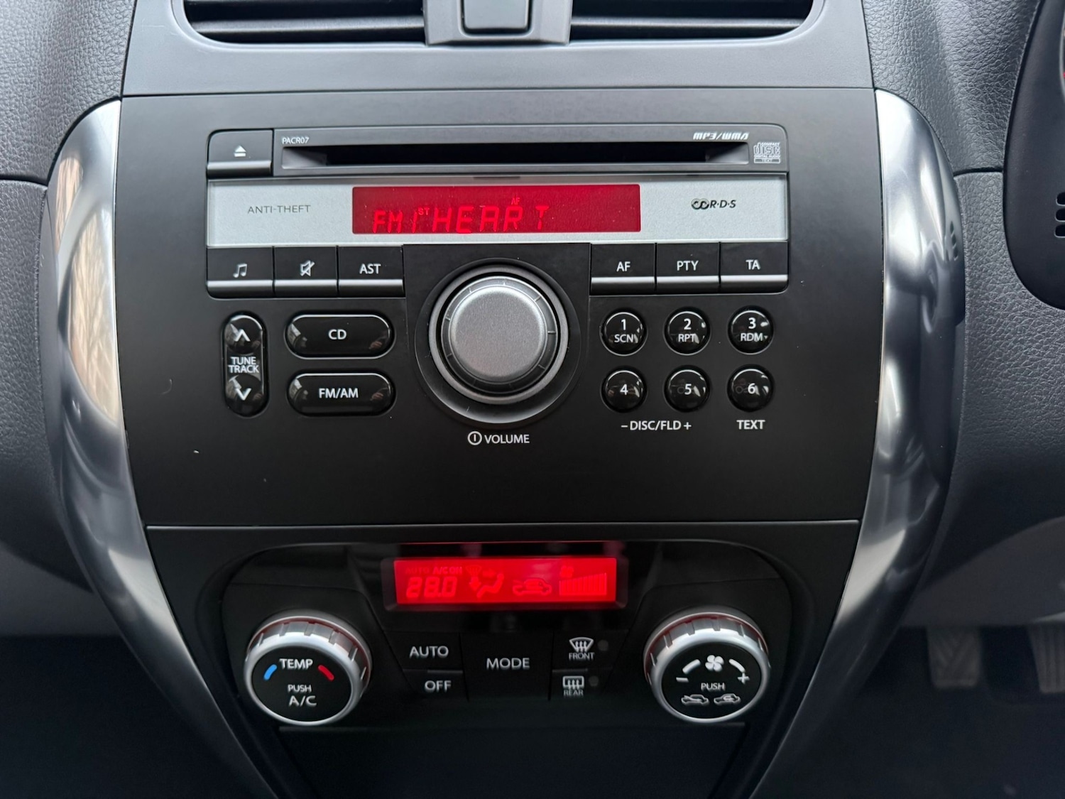 Used Suzuki SX4 2014 for sale - 77950500: Photo 9