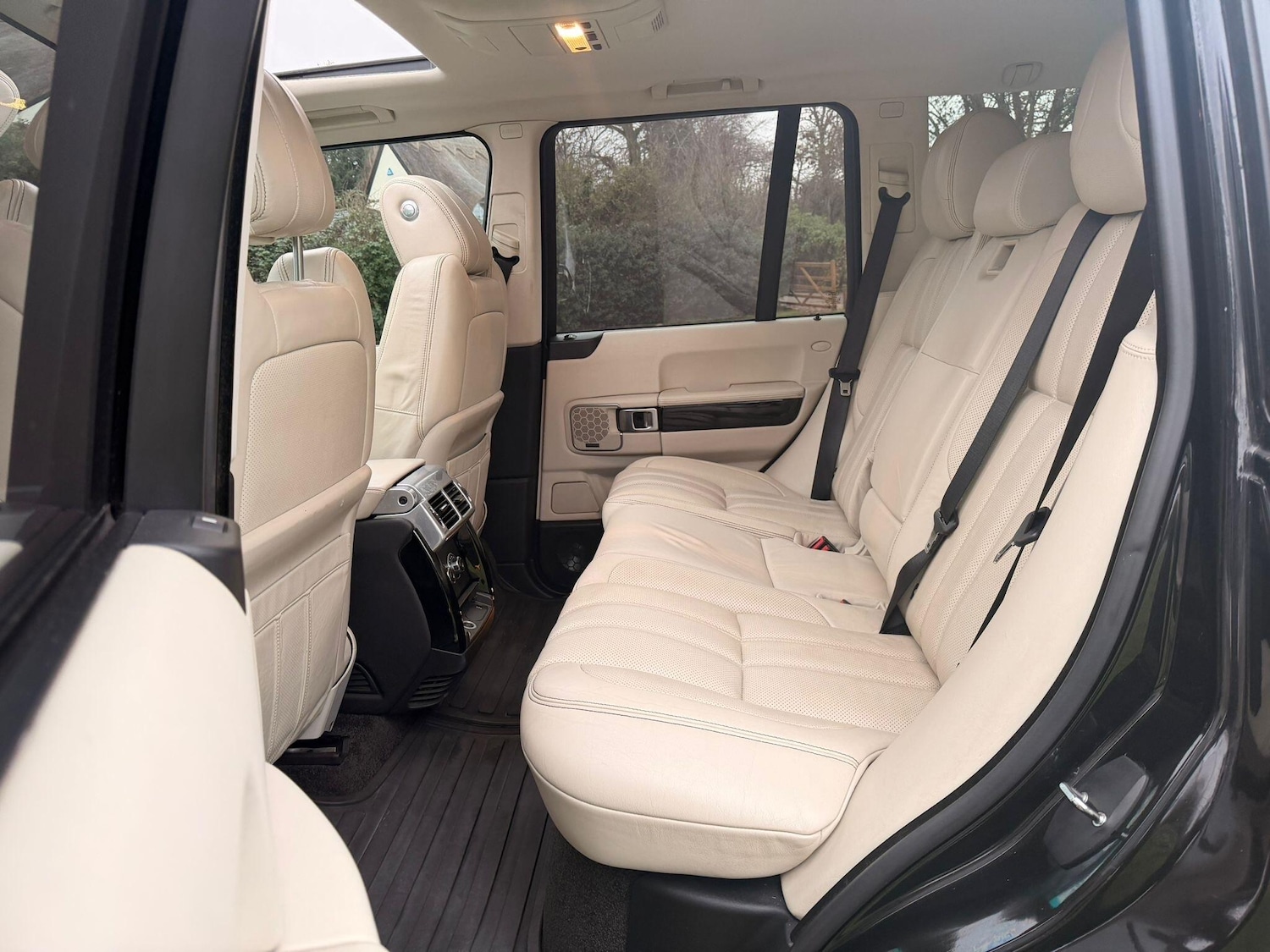 Used Land Rover Range Rover 2011 for sale - 77230019: Photo 17