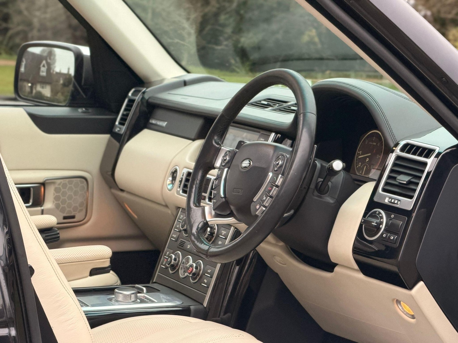 Used Land Rover Range Rover 2011 for sale - 77230019: Photo 31