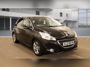 Used Peugeot 208 2014 for sale - 75623201: Photo