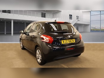 Used Peugeot 208 2014 for sale - 75623201: Photo
