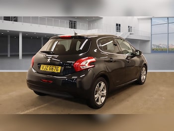Used Peugeot 208 2014 for sale - 75623201: Photo
