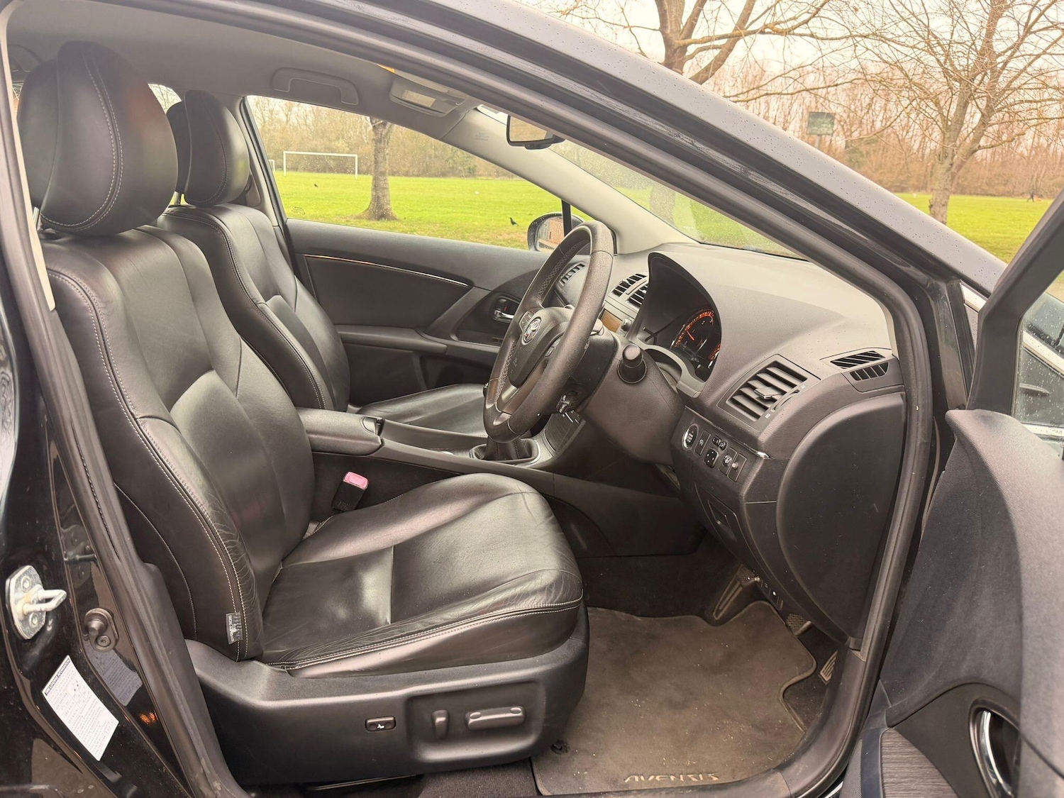 Used Toyota Avensis 2011 for sale - 77658281: Photo 9