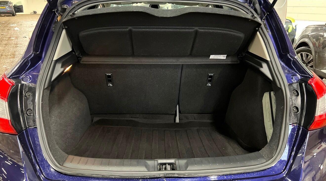 Used Nissan Pulsar 2015 for sale - 76634291: Photo 9