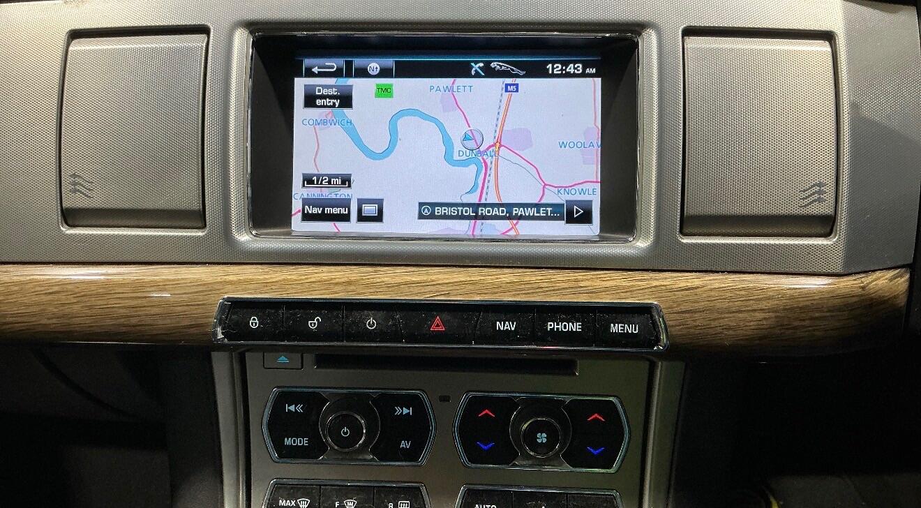 Used Jaguar XF 2012 for sale - 76714277: Photo 11