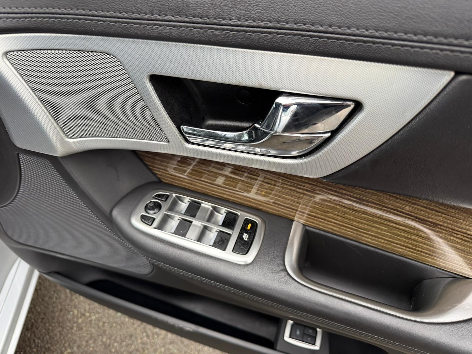 Used Jaguar XF 2012 for sale - 76714277: Photo 20