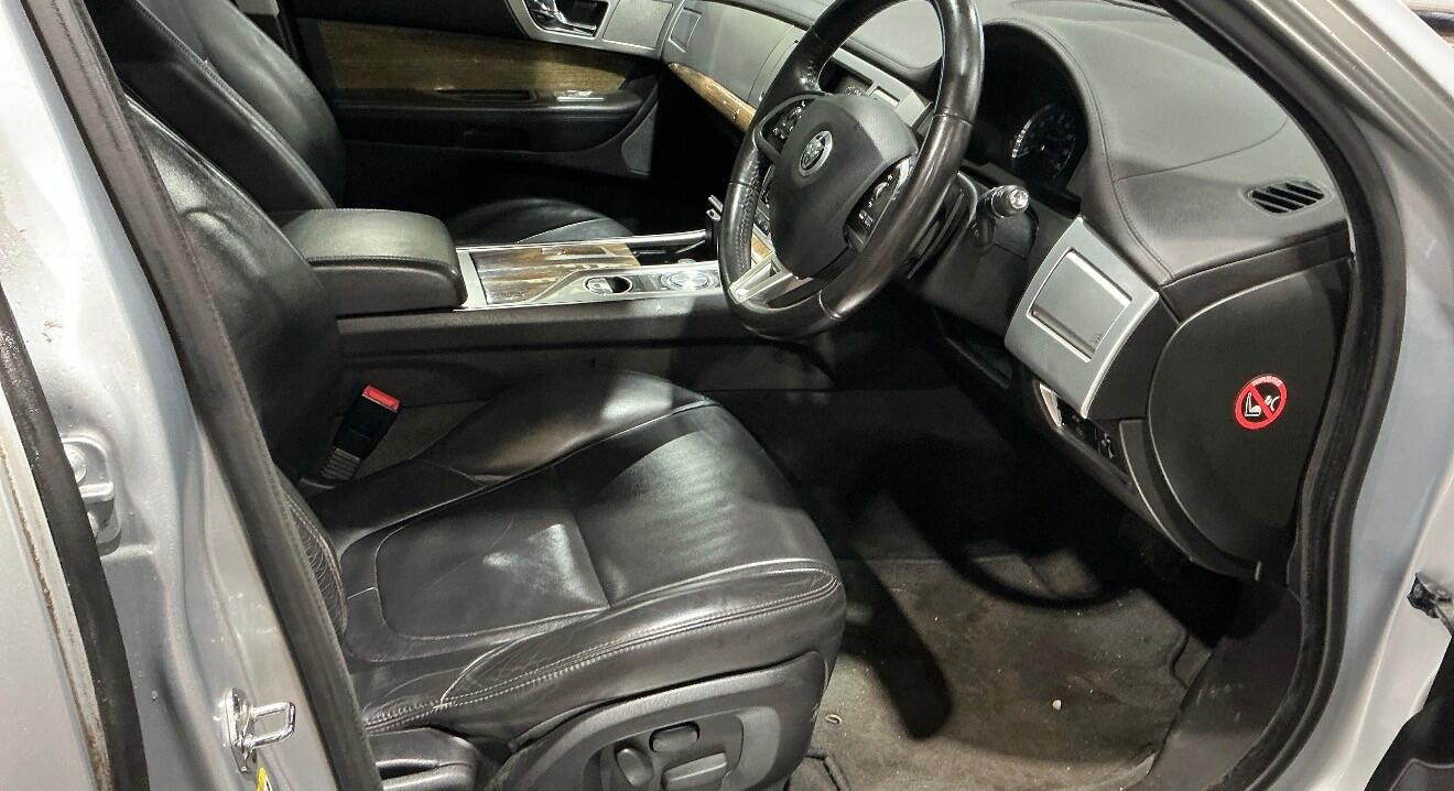 Used Jaguar XF 2012 for sale - 76714277: Photo 7
