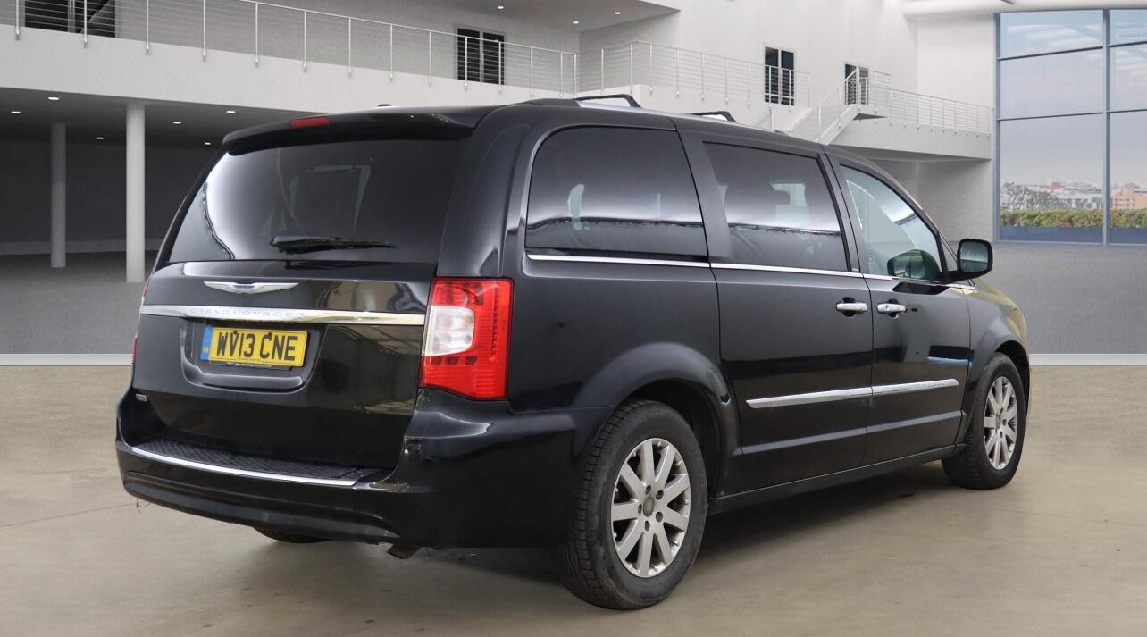 Used Chrysler Grand Voyager 2013 for sale - 76060233: Photo 4