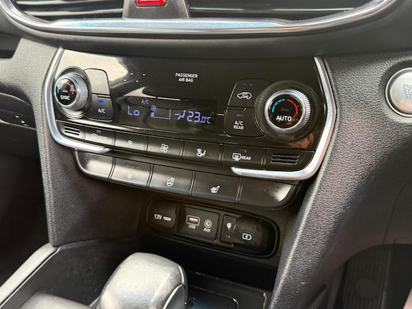 Used Hyundai Santa Fe 2018 for sale - 75267974: Photo 24