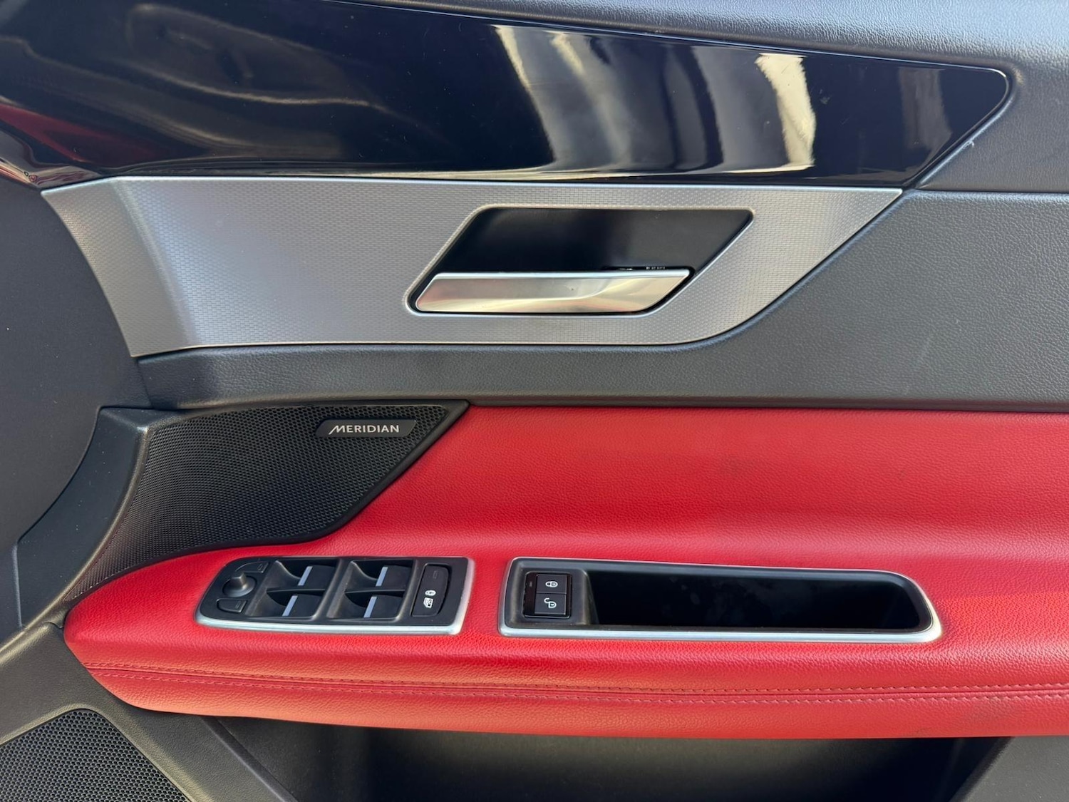 Used Jaguar XF 2016 for sale - 77131459: Photo 21