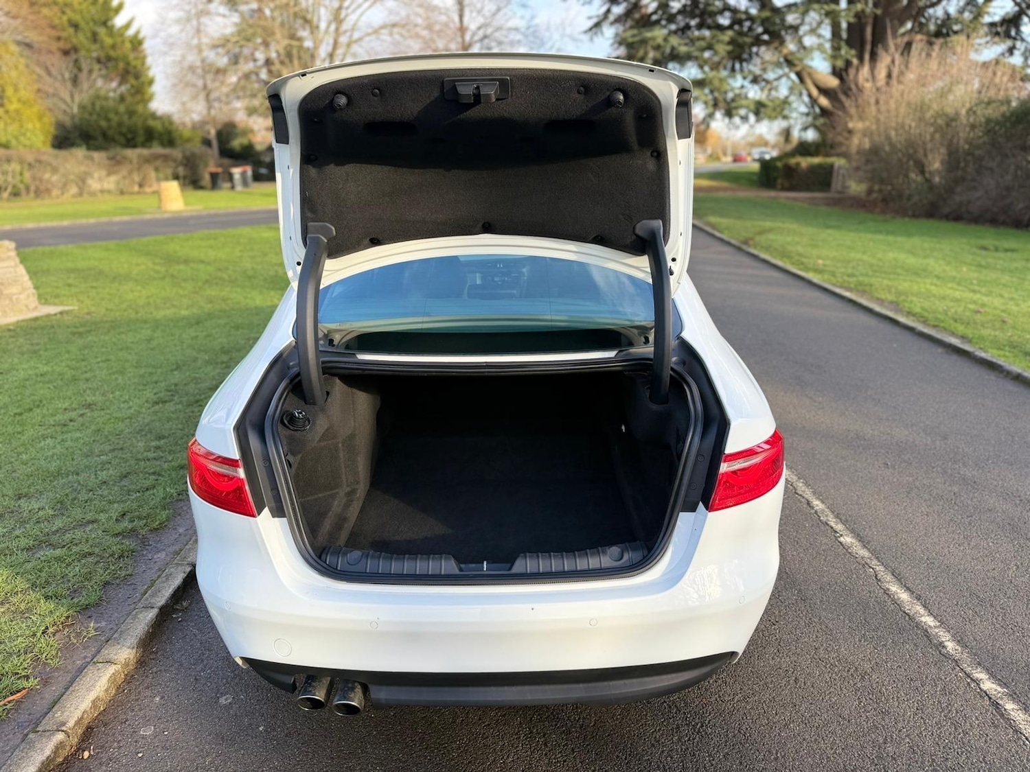 Used Jaguar XF 2016 for sale - 77131459: Photo 9