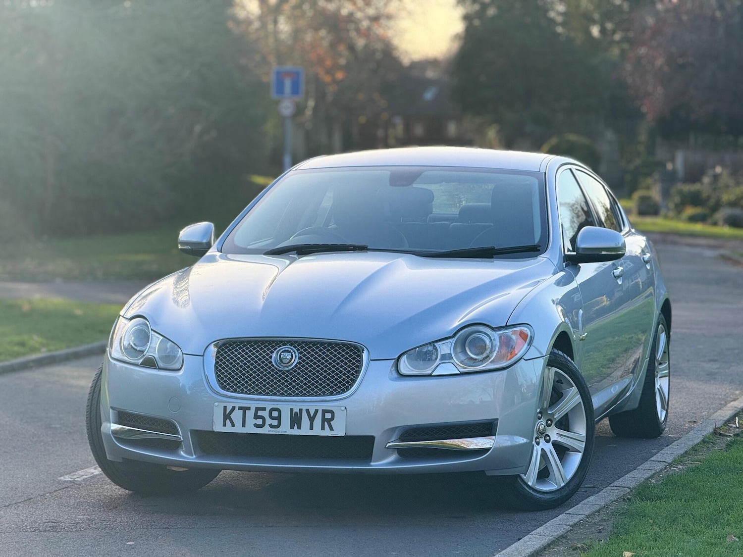 Used Jaguar XF 2010 for sale - 76996393: Photo 2