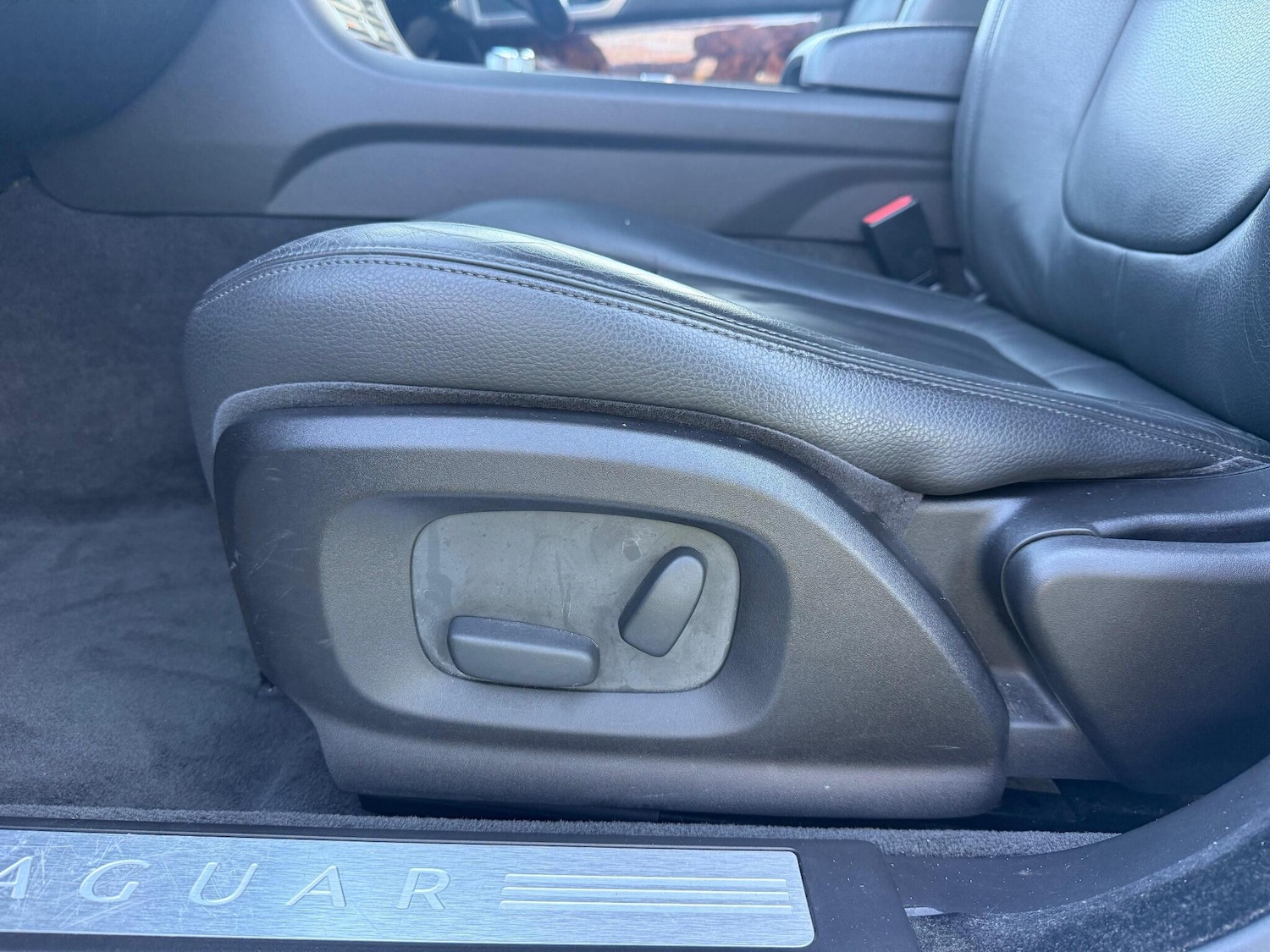 Used Jaguar XF 2010 for sale - 76996393: Photo 35