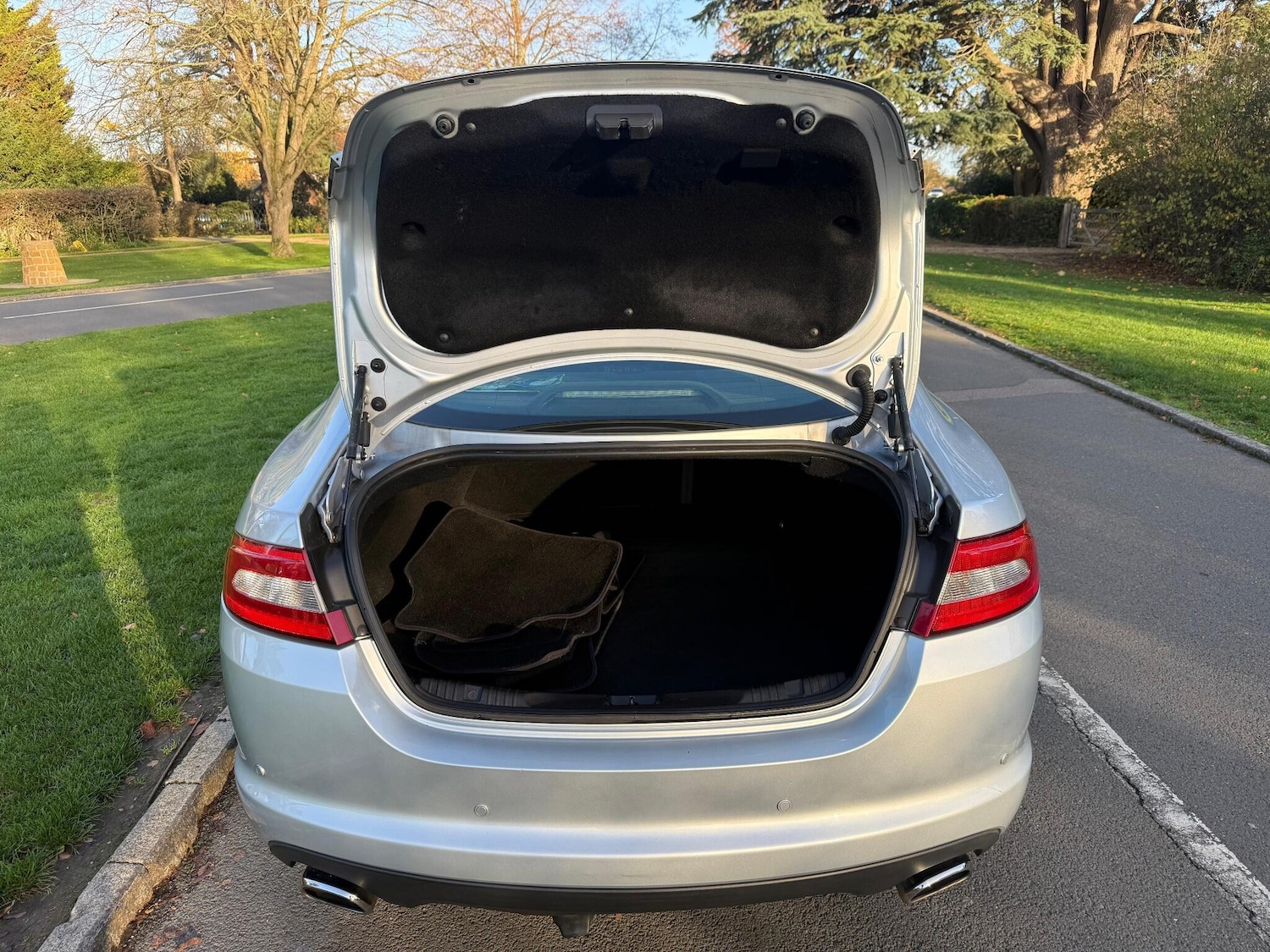 Used Jaguar XF 2010 for sale - 76996393: Photo 9