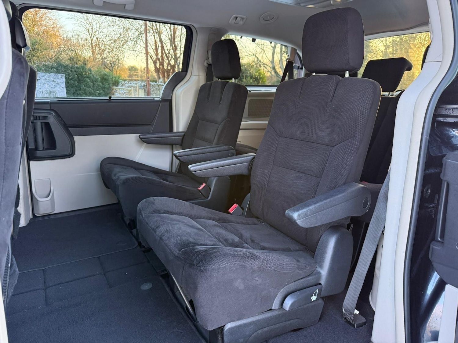 Used Chrysler Grand Voyager 2014 for sale - 77084410: Photo 19