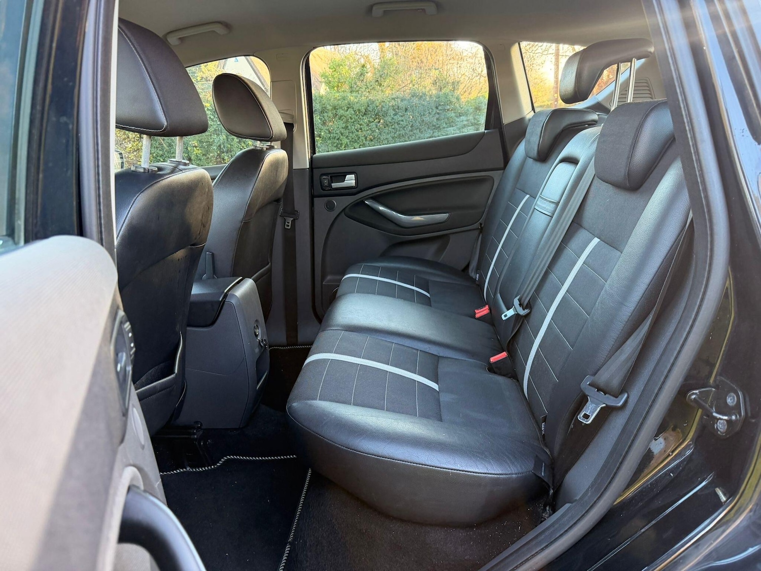 Used Ford Kuga 2011 for sale - 77120655: Photo 16