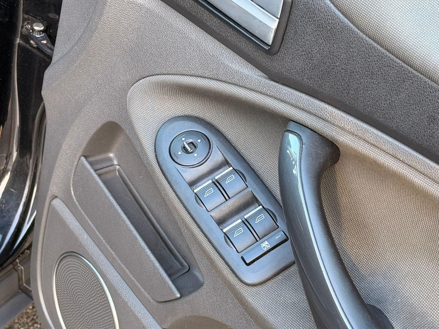 Used Ford Kuga 2011 for sale - 77120655: Photo 20