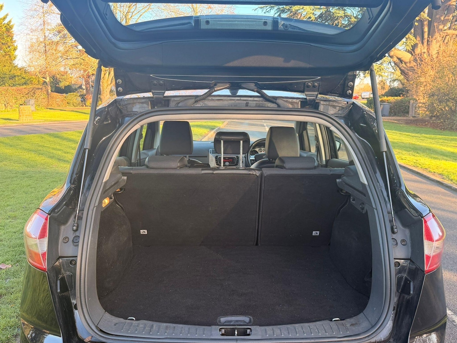 Used Ford Kuga 2011 for sale - 77120655: Photo 9