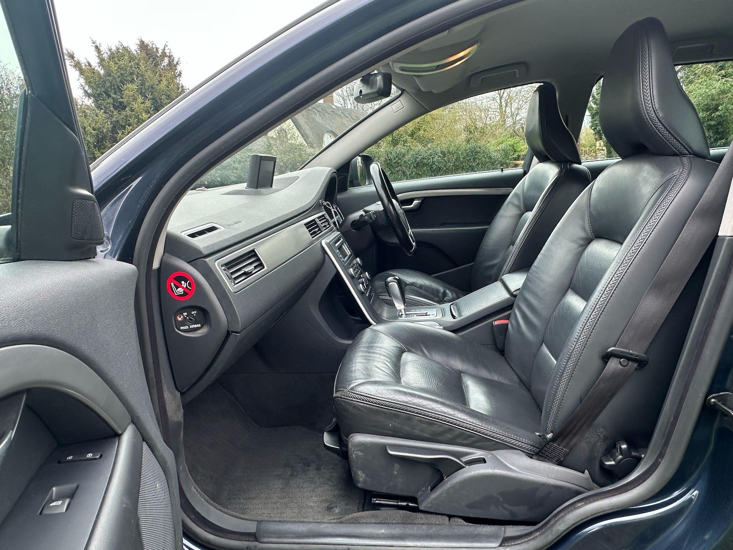 Used Volvo XC70 2011 for sale - 77120649: Photo 11