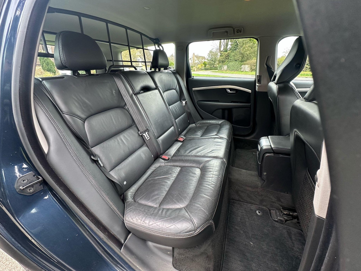 Used Volvo XC70 2011 for sale - 77120649: Photo 16