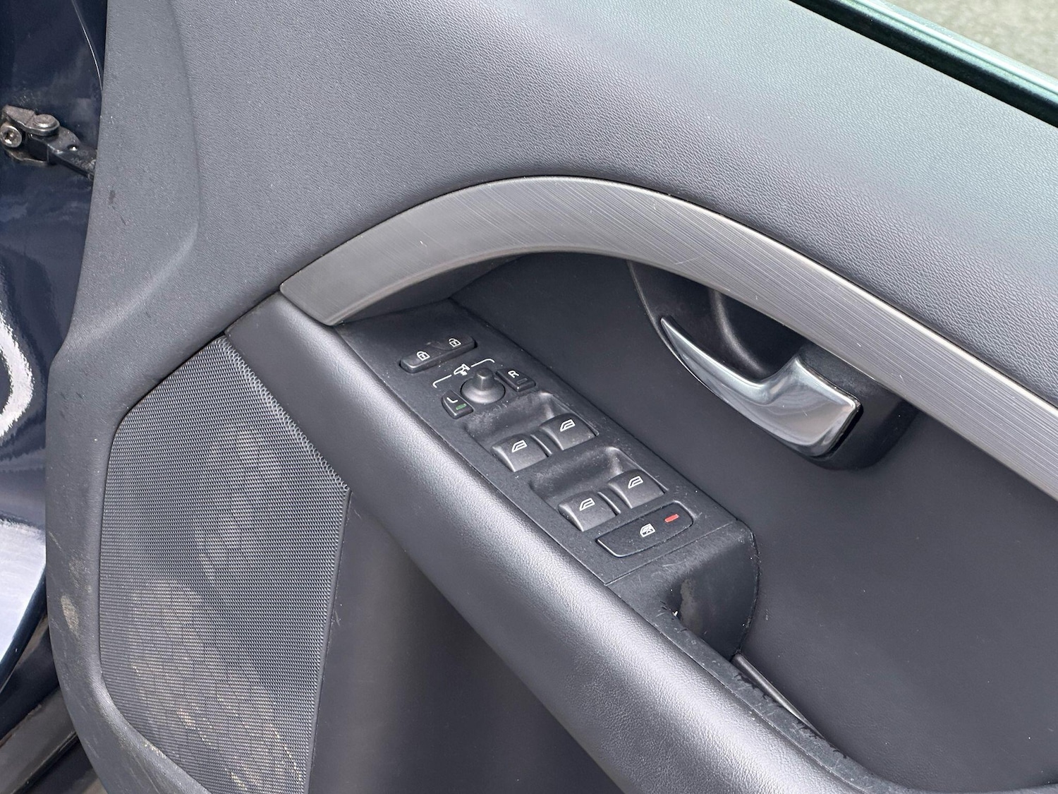 Used Volvo XC70 2011 for sale - 77120649: Photo 19