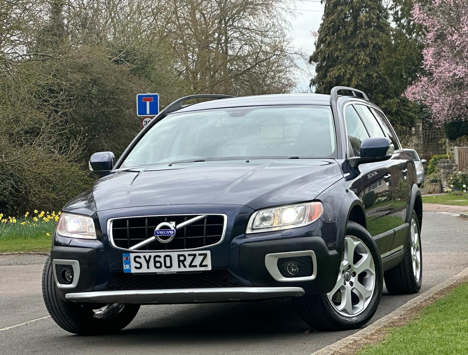 Used Volvo XC70 2011 for sale - 77120649: Photo 2
