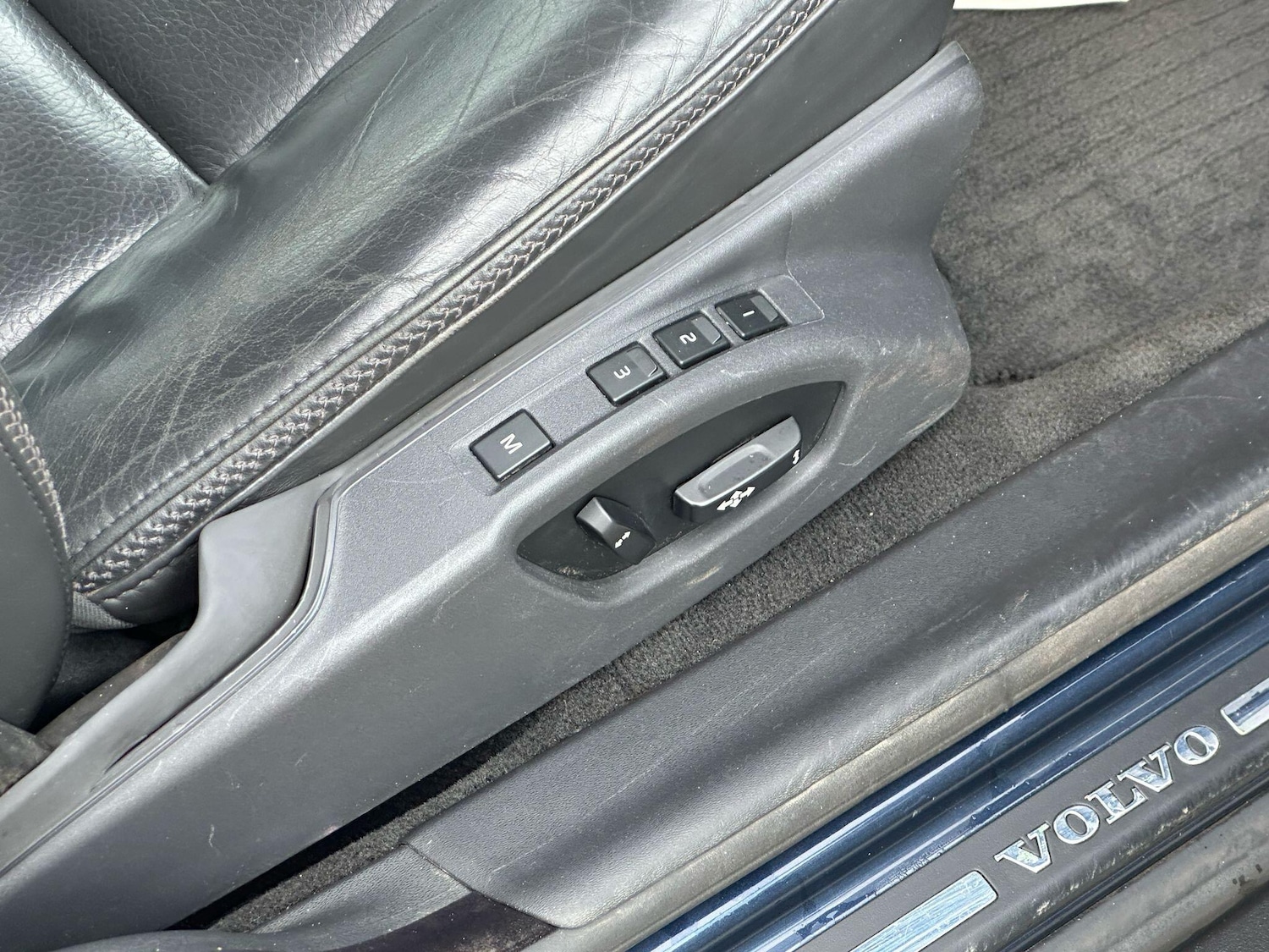 Used Volvo XC70 2011 for sale - 77120649: Photo 20