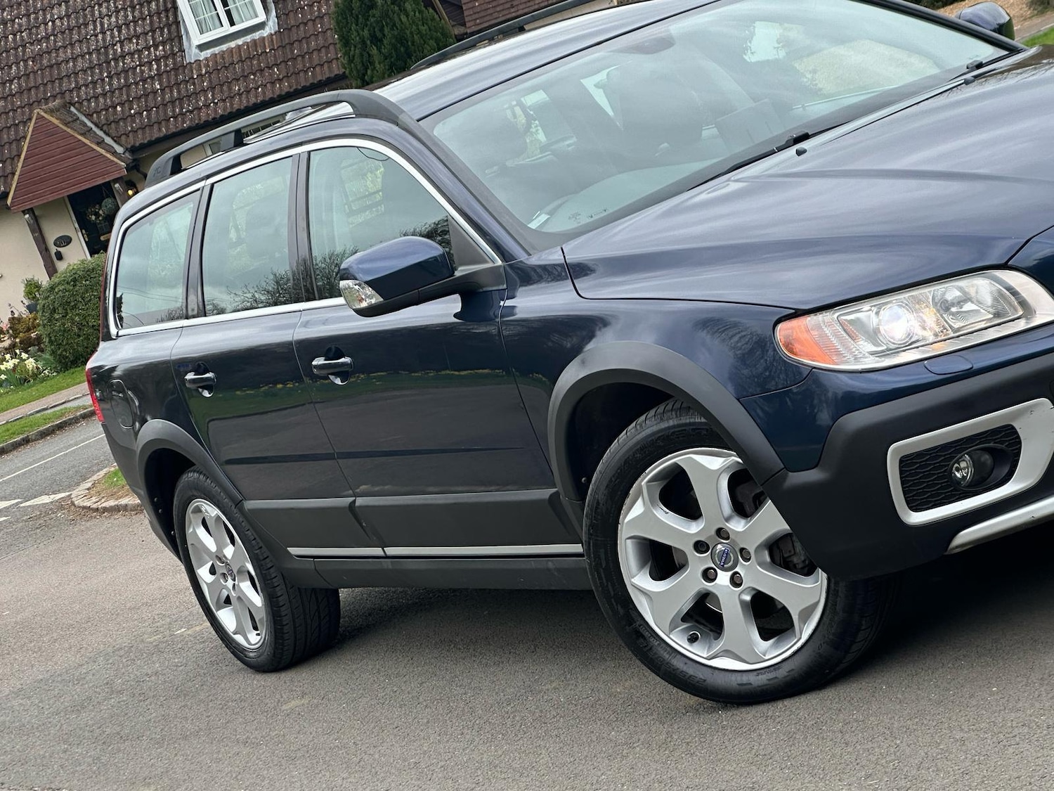Used Volvo XC70 2011 for sale - 77120649: Photo 29