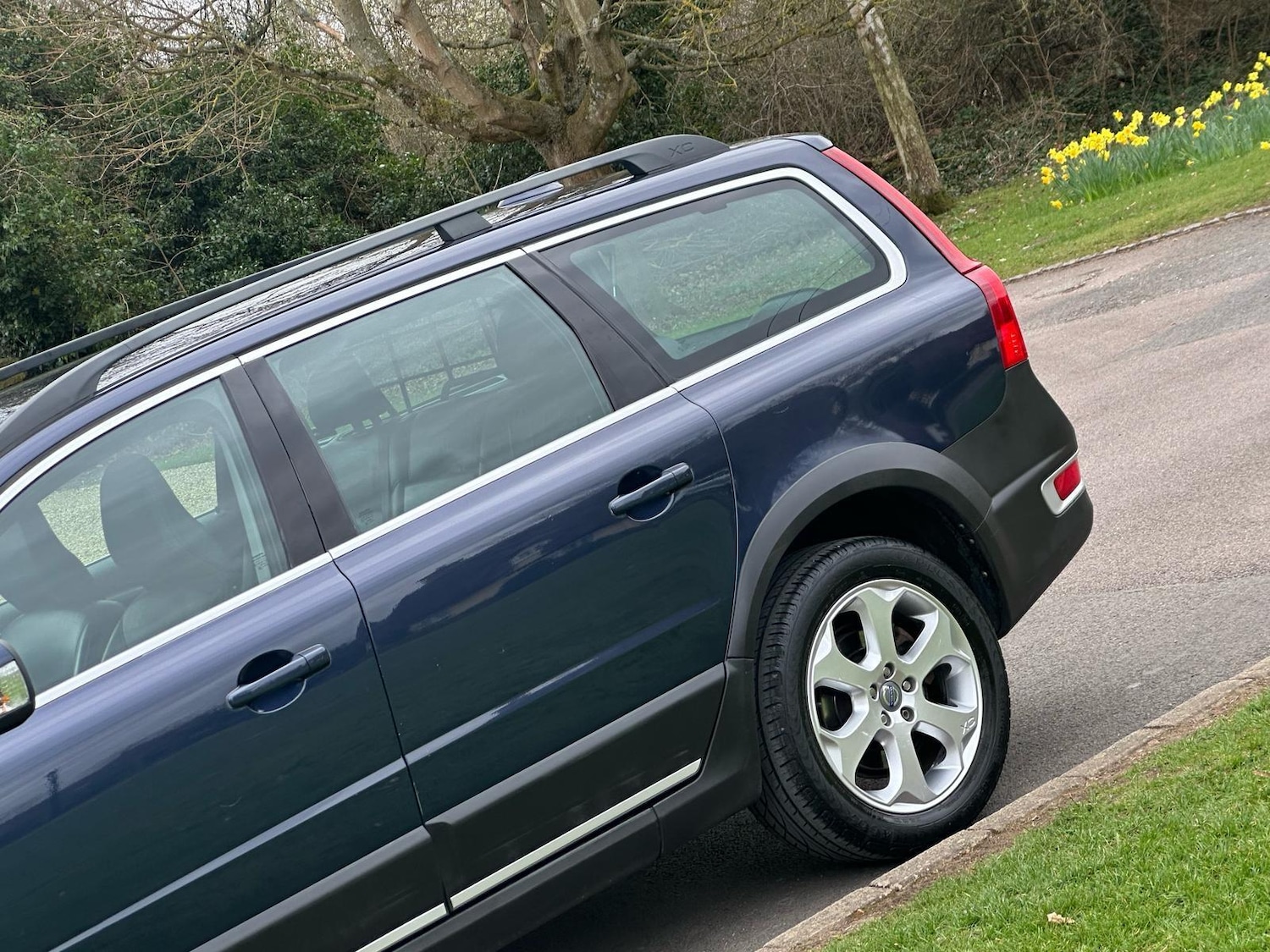 Used Volvo XC70 2011 for sale - 77120649: Photo 33