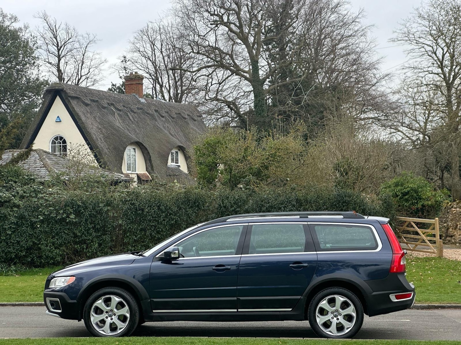 Used Volvo XC70 2011 for sale - 77120649: Photo 6