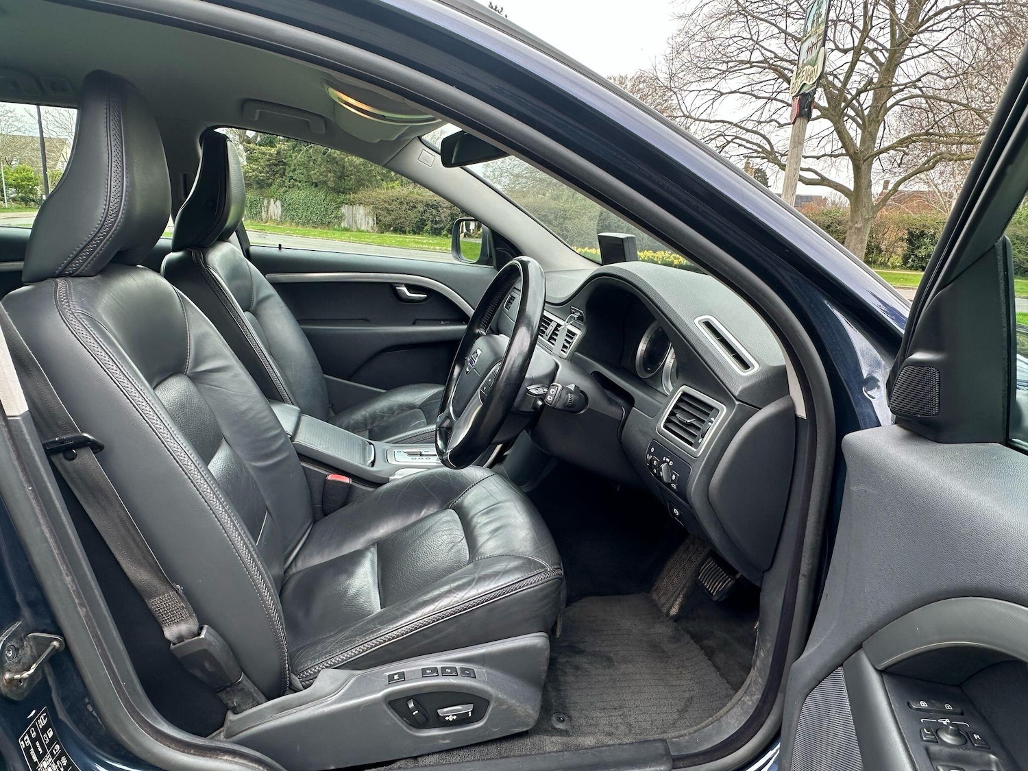 Used Volvo XC70 2011 for sale - 77120649: Photo 9