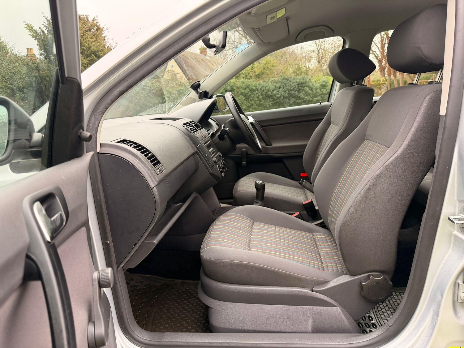 Used Volkswagen Polo 2009 for sale - 77424660: Photo 11