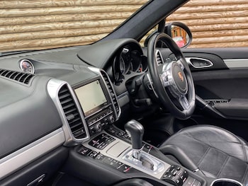 Used Porsche Cayenne 2013 for sale - 79012329: Photo