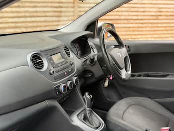 Used Hyundai i10 2018 for sale - 79559644: Photo