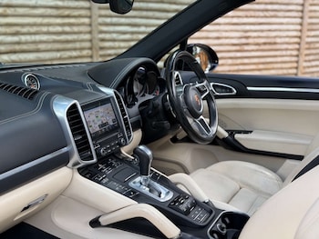 Used Porsche Cayenne 2017 for sale - 79573175: Photo