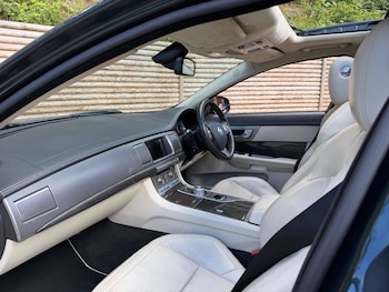 Used Jaguar XF 2009 for sale - 79153850: Photo